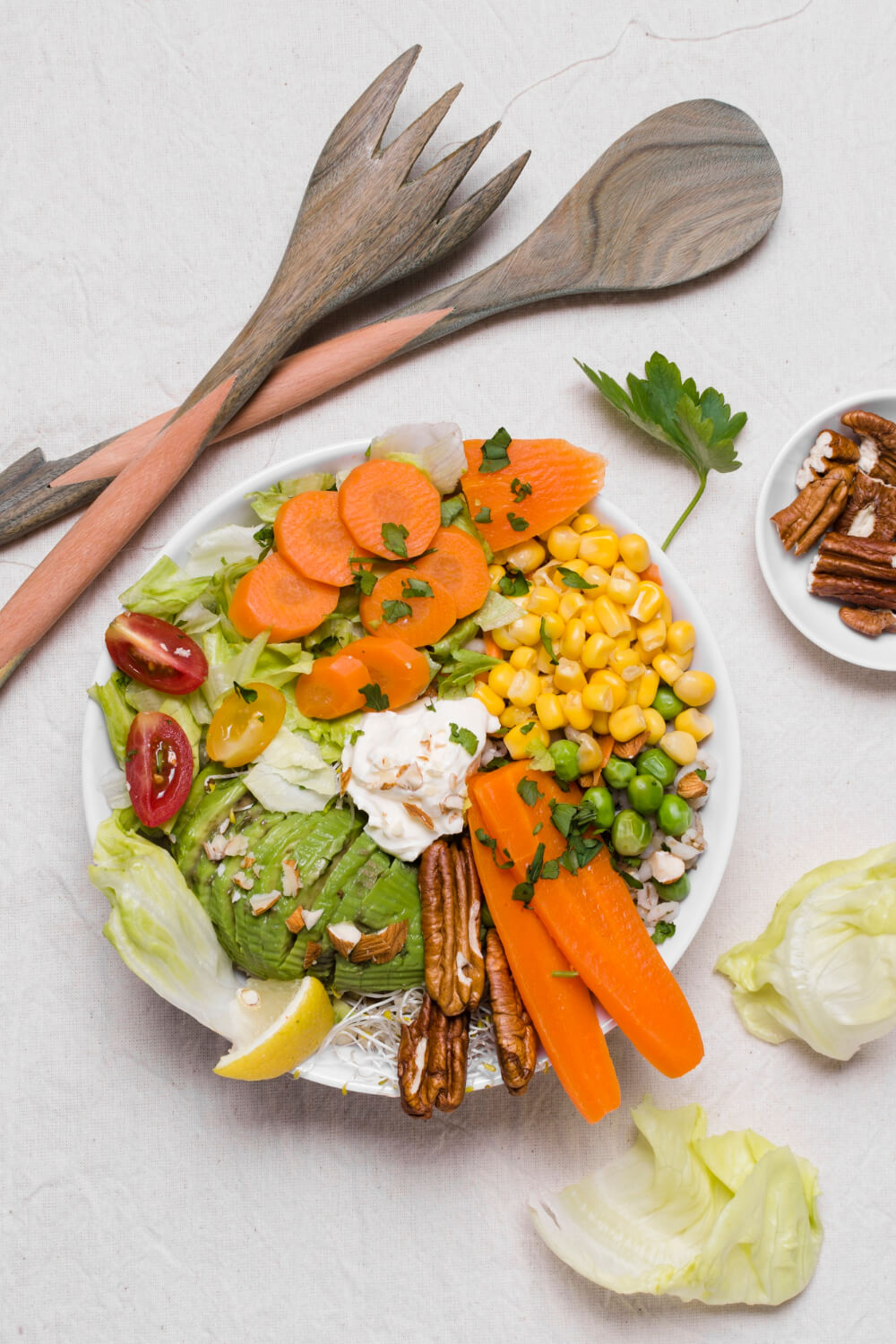 Nutritionist reviewing a personalized meal plan